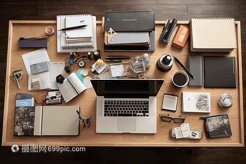 办公桌工具与用品的摆放艺术